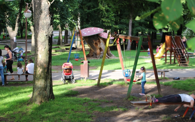 детска площадка - градската градина
