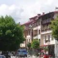 Хотели и магазини в Банско хлопват кепенците
