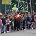 Над 200 първолаци посрещнаха първия учебен ден в Разложко