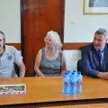 Красимир Герчев посрещна официално френската фолклорна група Мозайка