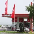 Заради съмнителен автомобил отцепиха бензиностанция в Банско