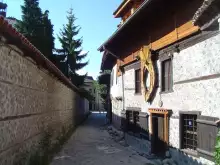 Пияна жена разби муцуната на фолк звездата Джена