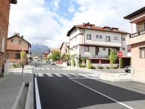 Поредната реновирана улица в Банско