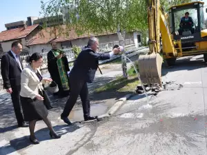 Утре откриват ремонтираната водопроводна мрежа в Разложко