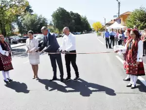 Прерязаха лентата на близо 8 км ремонтирани пътища в Разложко