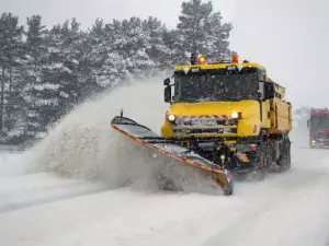 Неправилно паркирани коли пречат на почистването на Банско