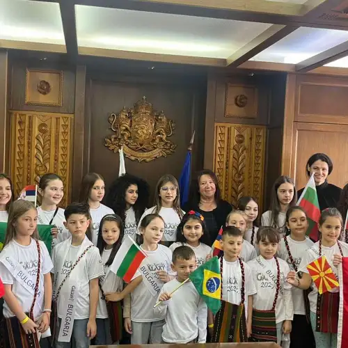 Малките сладури от Little Miss and Mister Galaxy посетиха общината
