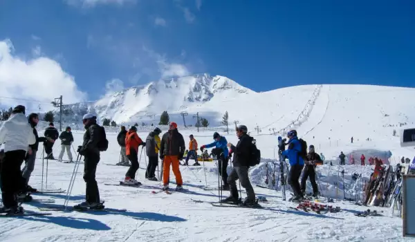В Банско стартира традиционното ски състезание на дипломатите у нас