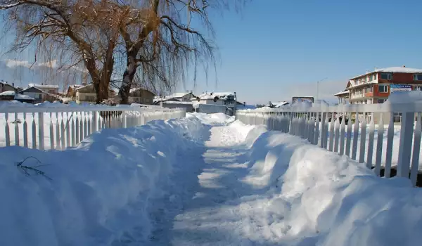 Тежка обстановка в Банско и Разлог заради снега