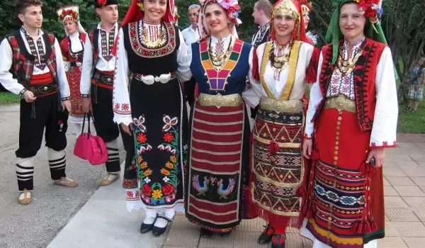 Делегация от Банско представи българските традиции в Румъния
