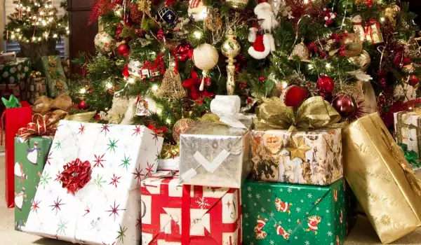 Благой Кишев зарадва деца от Добринище с подаръци за Коледа