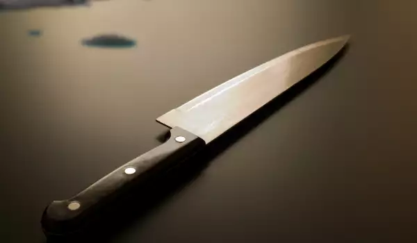 Раненият мъж в Банско сам извадил ножа