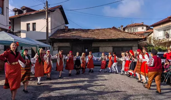 Туристически етнокомплекс Вдъхновени от Рила и Пирин отвори врати в Банско
