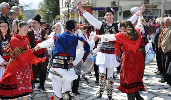 Бански старчета грабнаха най-големите отличия от два фолклорни фестивала