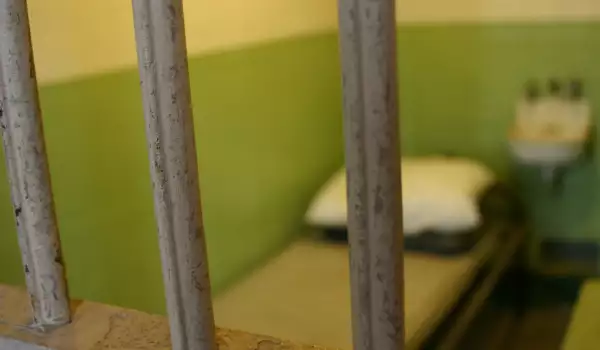 Осъдиха мъж, блудствал с 10-годишно момиченце в Огняново
