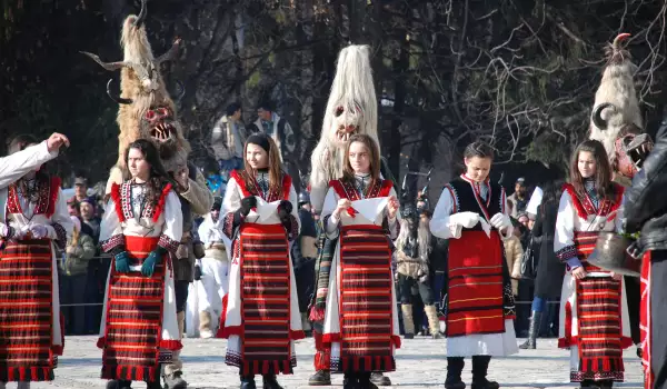 Кукерска група от Разлог заминава за карнавала в Дубровник