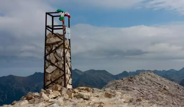 Сдружение Николай Проев - Пройката Ви кани на изкачване на връх Вихрен