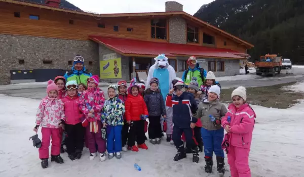 Завърши ежегодният ски курс за деца