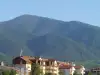 Обявиха на търг два комплеска в Банско