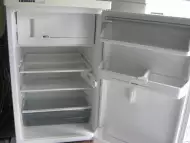 Продава се хладилник малък Liebherr с малка вътрешна камер