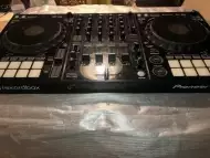 Продава се чисто нов Pioneer DDJ - 1000 DJ драйвер Rekordbox