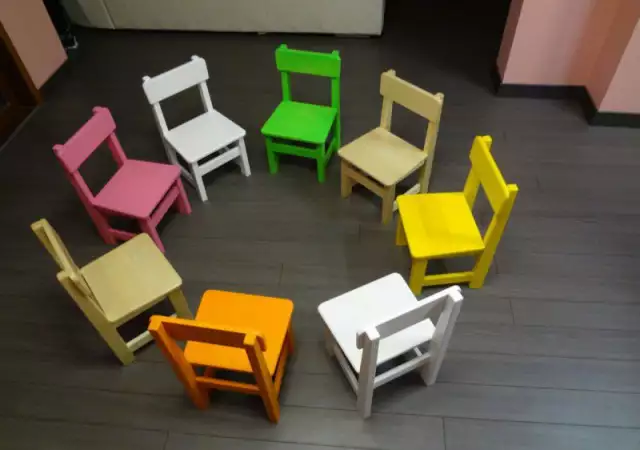 6. Снимка на Предлагам детски дървени маси и столчета, в различни цветове