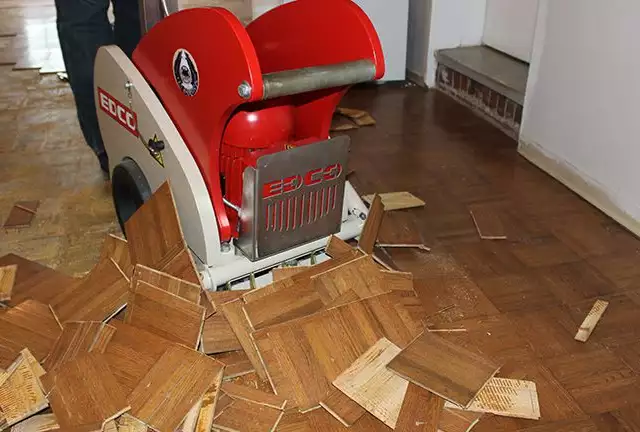 Машина за премахване на подови настилки под наем