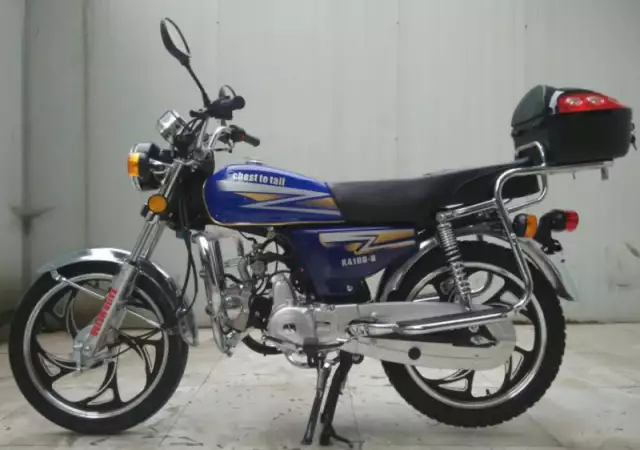 3. Снимка на Продава се нов мотоциклет в Кашон.