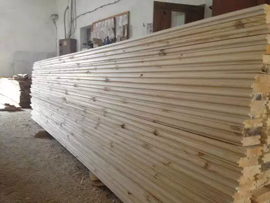 1. Снимка на Продавам фасониран дървен материал от производител