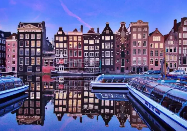 2. Снимка на Цветен уикенд в Амстердам - със самолет