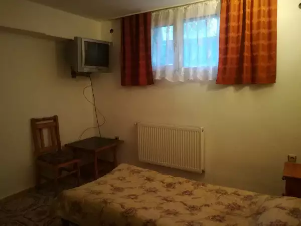 2. Снимка на Самостоятелни стаи за дългосрочен наем в центъра на Банско.