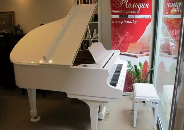 Нов бял роял SAMICK - пиано магазин Мелодия